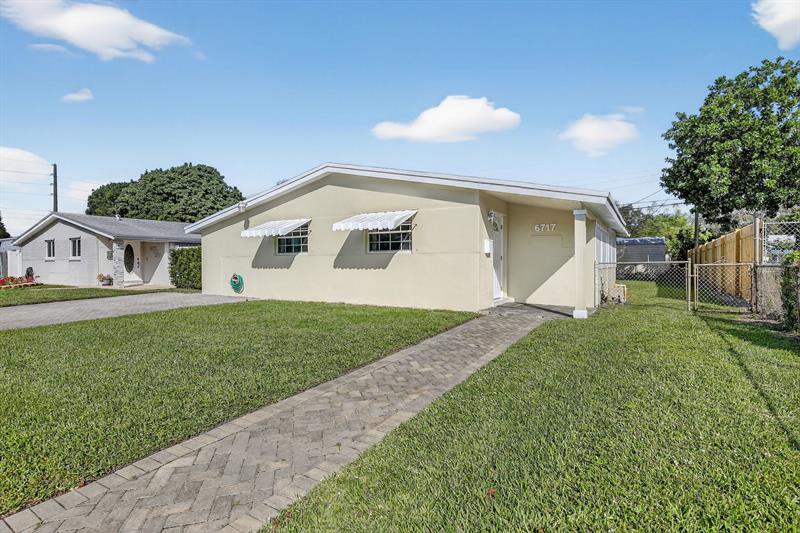 6717 Farragut Hollywood FL 33024