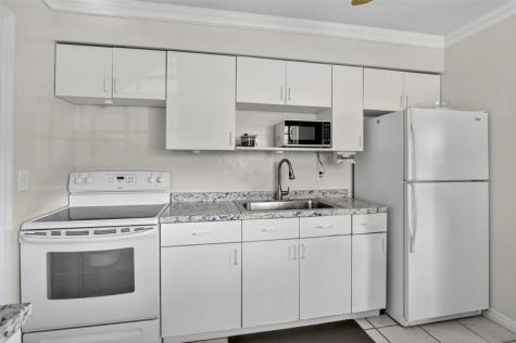 6717 Farragut Hollywood FL 33024