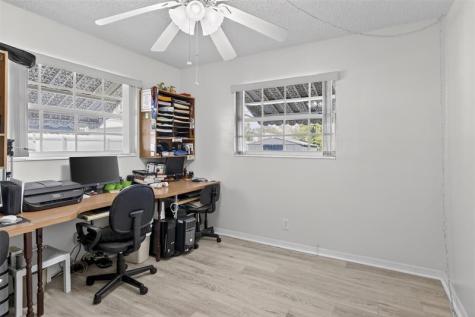 6717 Farragut Hollywood FL 33024
