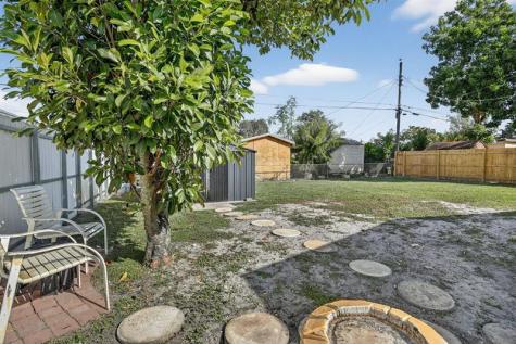 6717 Farragut Hollywood FL 33024
