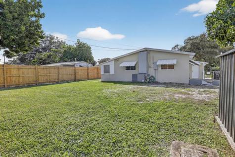 6717 Farragut Hollywood FL 33024