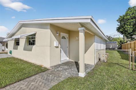 6717 Farragut Hollywood FL 33024