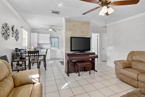 6717 Farragut Hollywood FL 33024