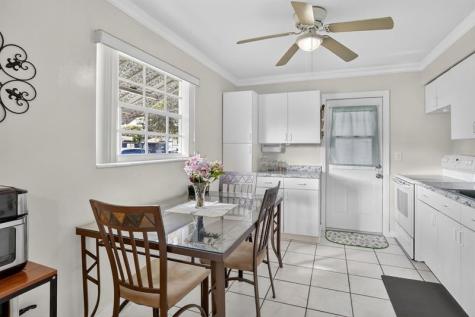 6717 Farragut Hollywood FL 33024