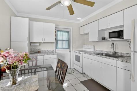 6717 Farragut Hollywood FL 33024