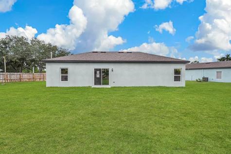 8426 99TH Court Vero Beach FL 32967