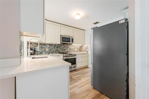 4421 NW 7 Street Coconut Creek FL 33066