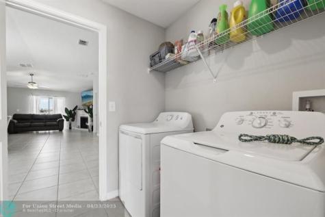 16621 Sunburst Lake Street Wimauma FL 33598