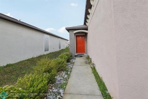 16621 Sunburst Lake Street Wimauma FL 33598