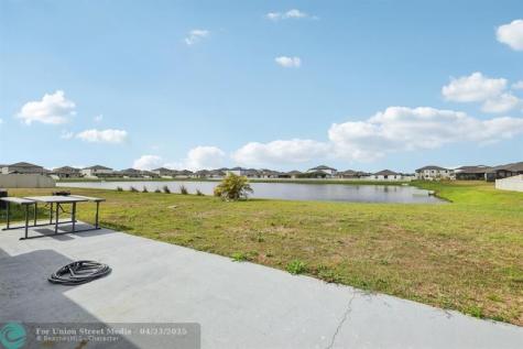 16621 Sunburst Lake Street Wimauma FL 33598