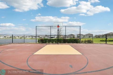 16621 Sunburst Lake Street Wimauma FL 33598
