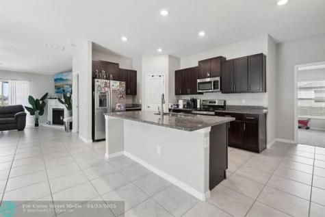 16621 Sunburst Lake Street Wimauma FL 33598