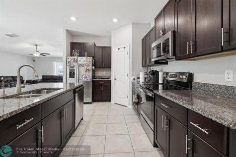16621 Sunburst Lake Street Wimauma FL 33598