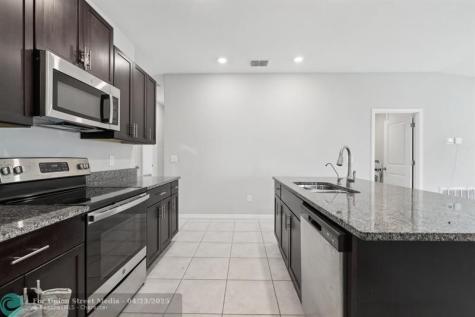 16621 Sunburst Lake Street Wimauma FL 33598