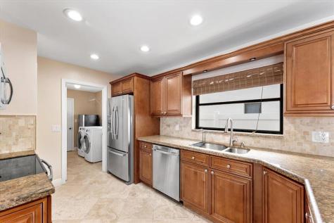 7207 NW 44 Street Coral Springs FL 33065