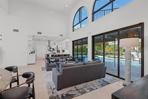 2325 NE 28th Street Lighthouse Point FL 33064