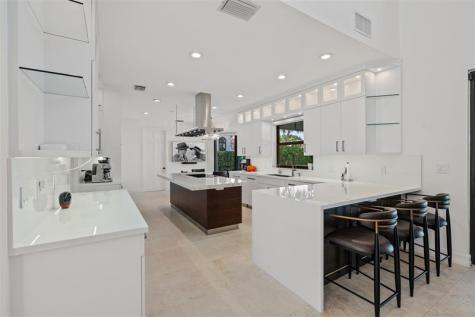 2325 NE 28th Street Lighthouse Point FL 33064