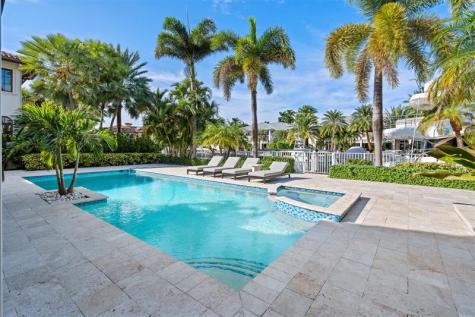 2325 NE 28th Street Lighthouse Point FL 33064