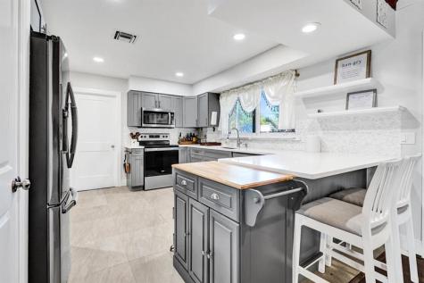 201 SE 24 Avenue Boynton Beach FL 33435
