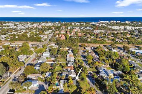 201 SE 24 Avenue Boynton Beach FL 33435