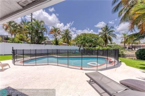 3351 NE 17th Way Oakland Park FL 33334