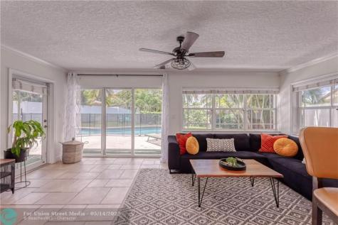 3351 NE 17th Way Oakland Park FL 33334