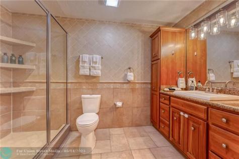 3351 NE 17th Way Oakland Park FL 33334