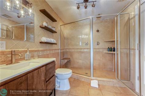 3351 NE 17th Way Oakland Park FL 33334