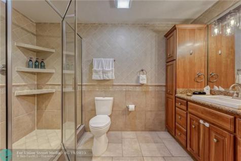 3351 NE 17th Way Oakland Park FL 33334