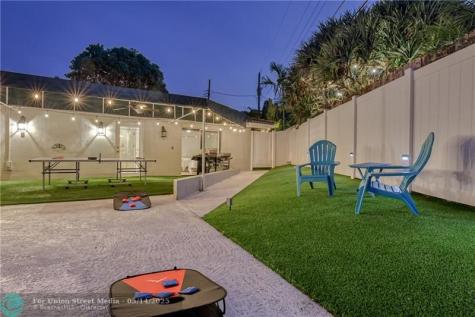 3351 NE 17th Way Oakland Park FL 33334