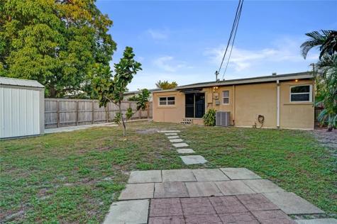 5225 NE 2nd Terrace Oakland Park FL 33334