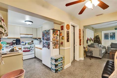 5225 NE 2nd Terrace Oakland Park FL 33334