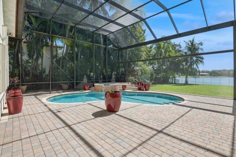 10372 N Lake Vista Circle Davie FL 33328