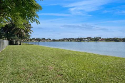 10372 N Lake Vista Circle Davie FL 33328