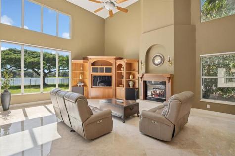 10372 N Lake Vista Circle Davie FL 33328