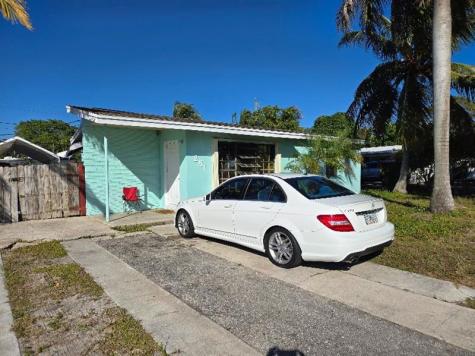 281 NE 45th Street Deerfield Beach FL 33064