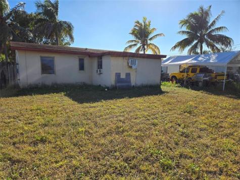 281 NE 45th Street Deerfield Beach FL 33064
