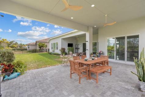 4776 Estates Circle Loxahatchee FL 33470