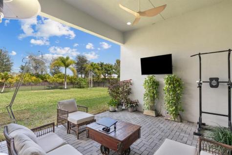 4776 Estates Circle Loxahatchee FL 33470
