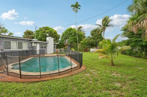 667 W Melrose Circle Fort Lauderdale FL 33312