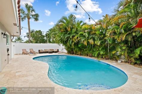 2645 SE 3rd Street Pompano Beach FL 33062