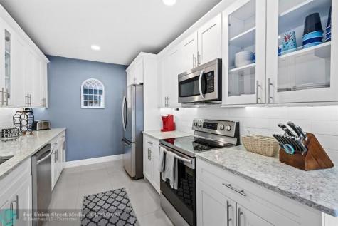2645 SE 3rd Street Pompano Beach FL 33062