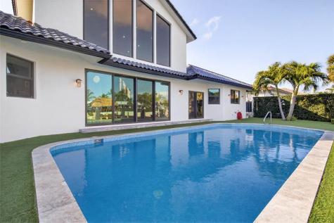4000 NE 23rd Avenue Lighthouse Point FL 33064