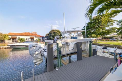 4000 NE 23rd Avenue Lighthouse Point FL 33064