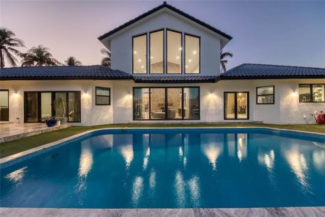 4000 NE 23rd Avenue Lighthouse Point FL 33064