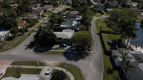 940 NW 151st Street Miami FL 33169
