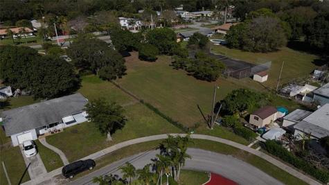 940 NW 151st Street Miami FL 33169