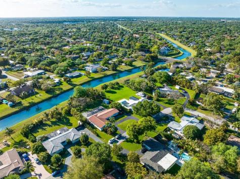 17020 SW 83rd Court Palmetto Bay FL 33157