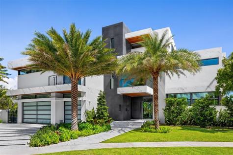 1555 SE 14th Court Deerfield Beach FL 33441