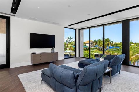 1555 SE 14th Court Deerfield Beach FL 33441